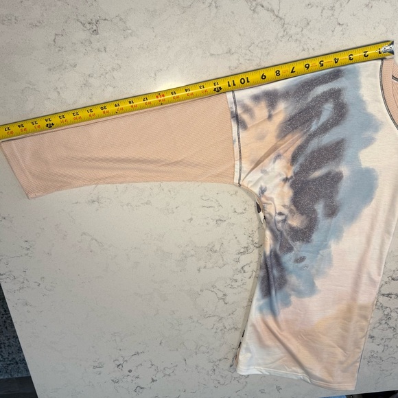 NWOT-Stylish Mixed Print Leopard and Beige Long Sleeve Top Size Large - Picture 8 of 9